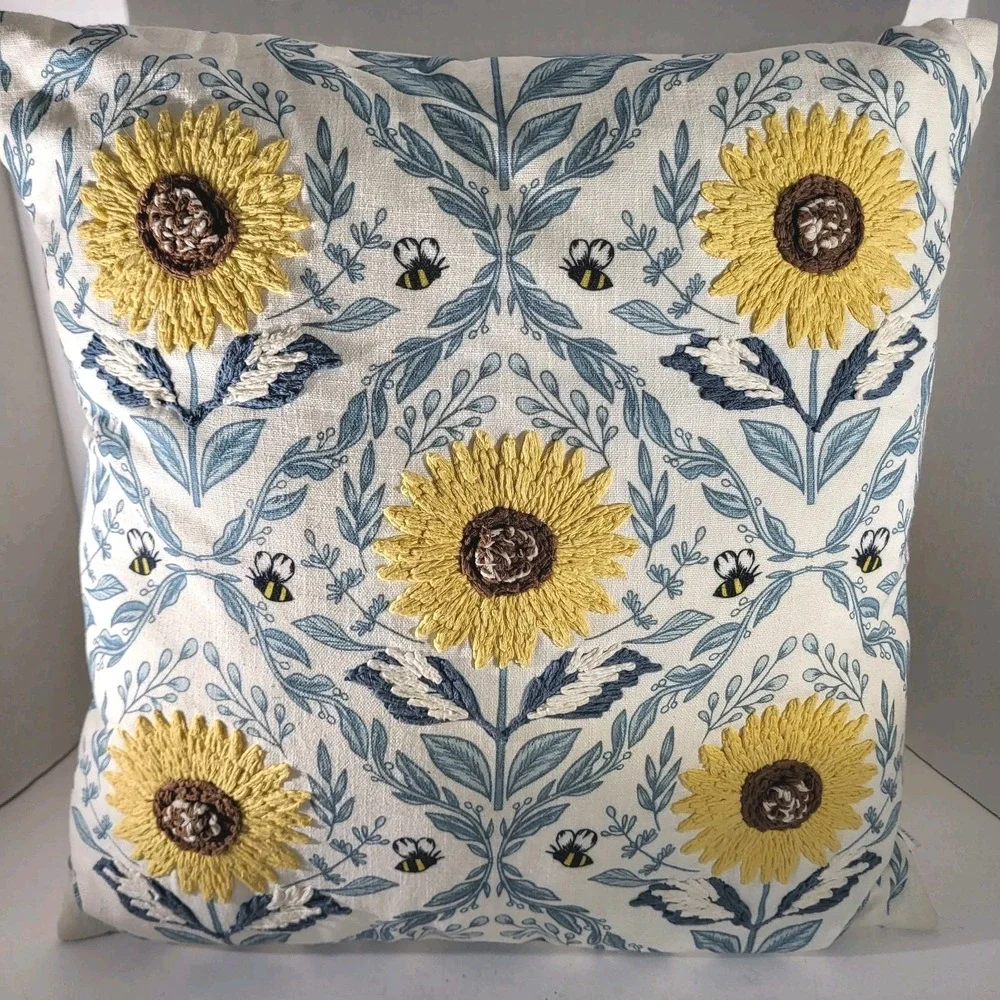 Rachel Ashwell Shabby Chic Bee & 3D Sunflower Decorative Pillow 20x20 Farmhouse